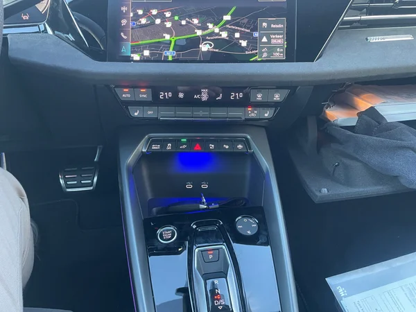 AUDI A3 Sportback PHEV (2025) — foto 8 van 24