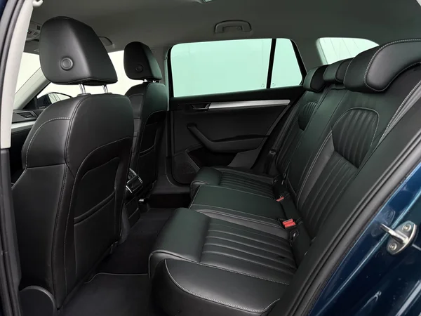 SKODA Superb (2021) — foto 5 van 32