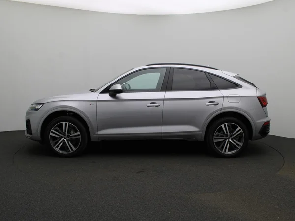AUDI Q5 Sportback PHEV (2024) — foto 15 van 19