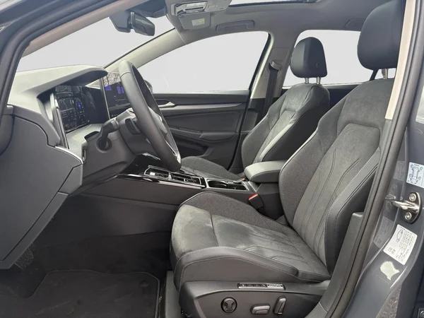 VOLKSWAGEN Golf VIII (2026) — foto 13 van 19