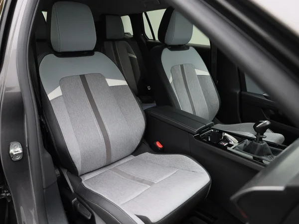 Opel Astra (2023) — foto 28 van 39