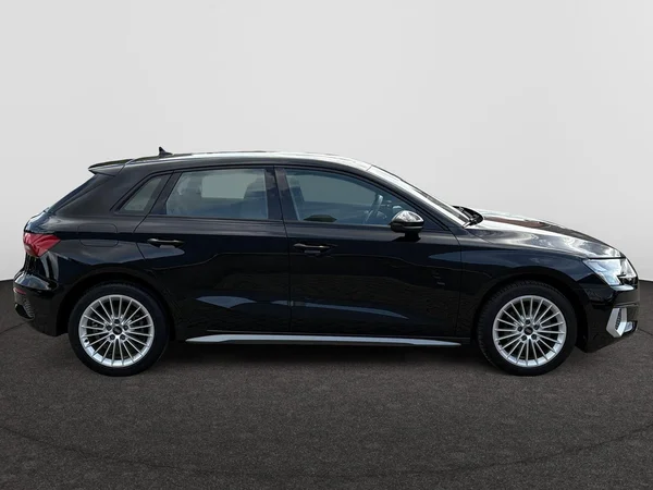 AUDI A3 Sportback (2023) — foto 18 van 24