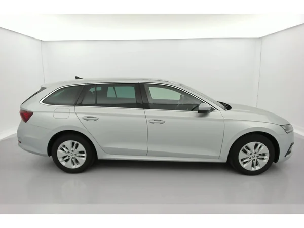 SKODA Octavia Combi (2022) — foto 33 van 36