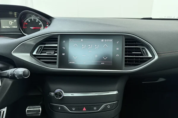 Peugeot 308 (2019) — foto 3 van 26