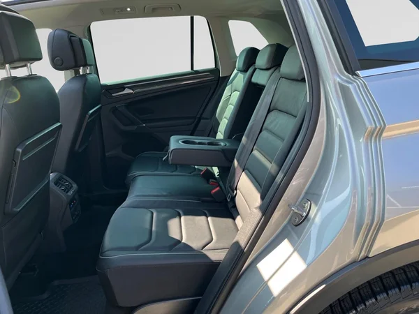 VOLKSWAGEN Tiguan Dsl (2018) — foto 11 van 22