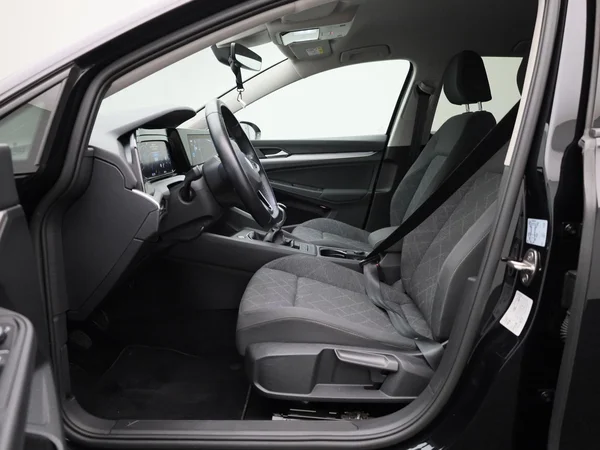 Volkswagen Golf (2021) — foto 3 van 40