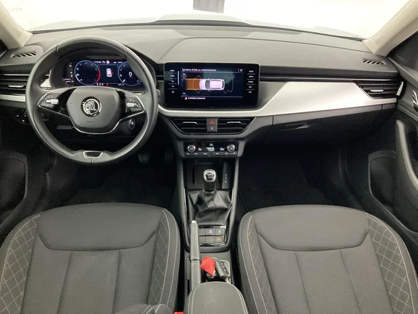 SKODA Kamiq (2023) — foto 32 van 36