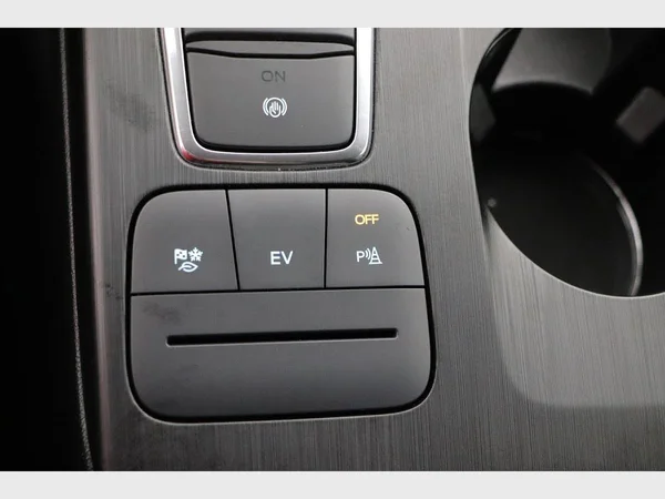 FORD Kuga FHEV (2024) — foto 22 van 29