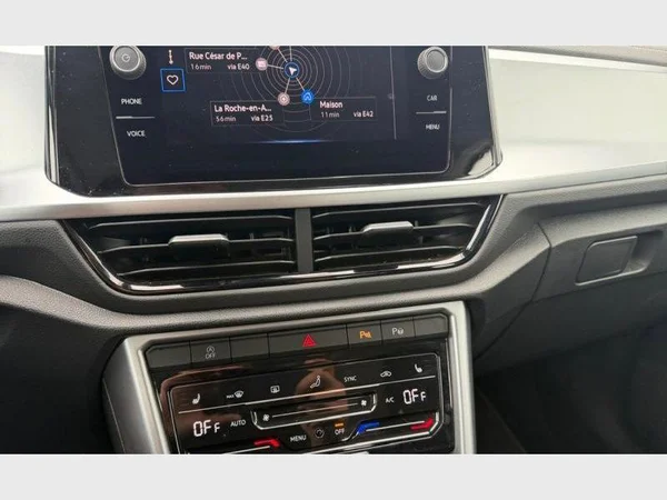 Volkswagen T-Roc (2023) — foto 14 van 23