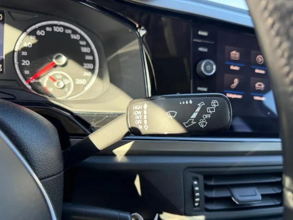 VOLKSWAGEN Polo Dsl (2018) — foto 20 van 31