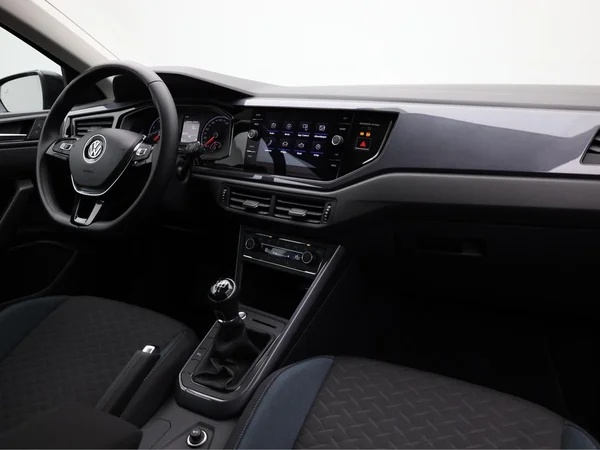 VOLKSWAGEN Polo (2019) — foto 13 van 19