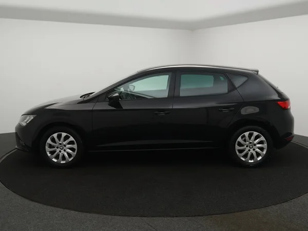 SEAT Leon (2017) — foto 5 van 27