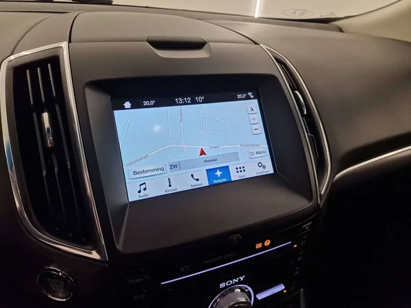 Ford Edge (2018) — foto 7 van 17