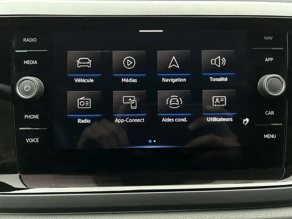 VOLKSWAGEN Taigo (2023) — foto 6 van 24