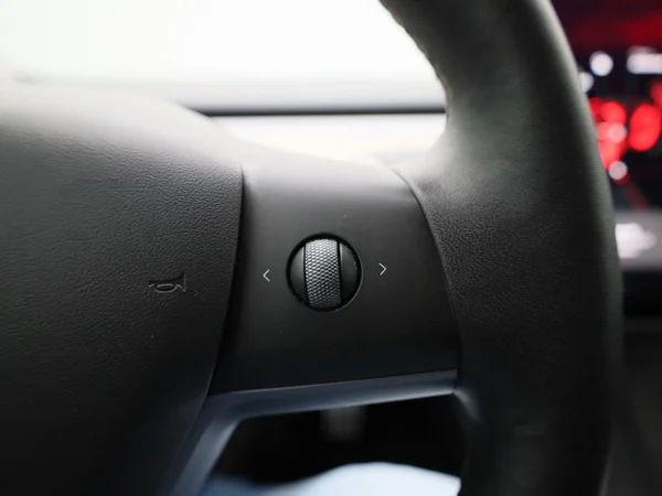 Tesla Model 3 (2022) — foto 8 van 40