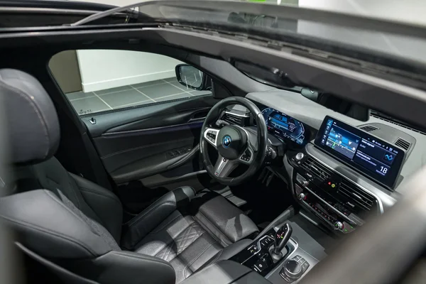BMW 5 Reeks (2022) — foto 35 van 38