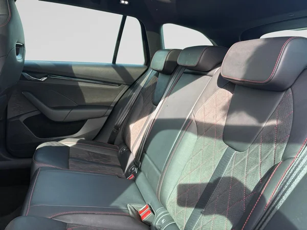 SKODA Octavia Combi RS (2022) — foto 13 van 24