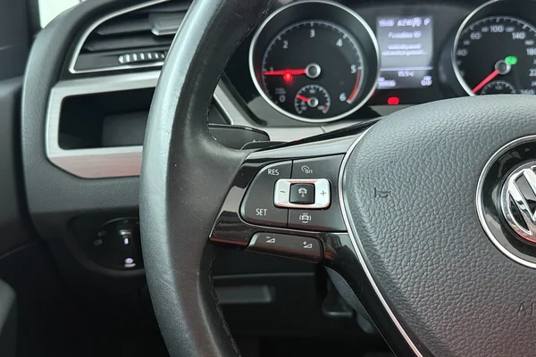 Volkswagen Touran (2020) — foto 6 van 31