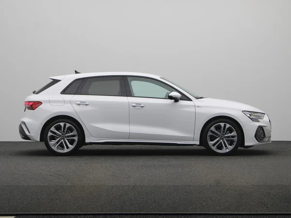 AUDI A3 Sportback (2025) — foto 19 van 21