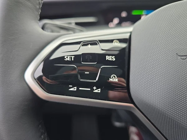 VOLKSWAGEN ID.7 Tourer (2025) — foto 15 van 36