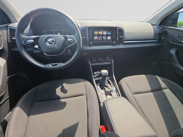 SKODA Karoq (2023) — foto 2 van 24