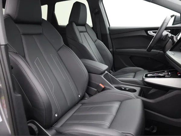 AUDI Q4 e-tron (2024) — foto 18 van 23