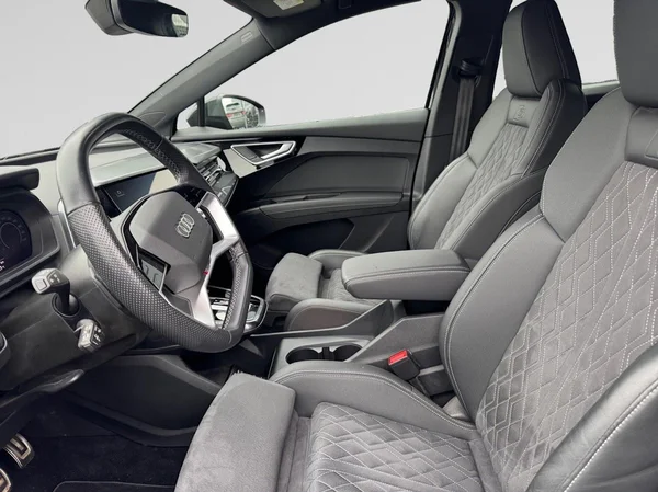 AUDI Q4 Sportback e-tron (2025) — foto 11 van 15