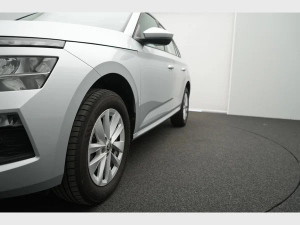 SKODA Kamiq (2024) — foto 7 van 28