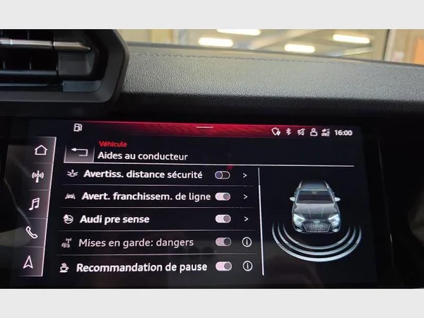 AUDI S3 Sportback (2023) — foto 17 van 36