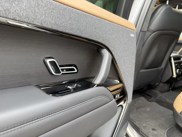 Land Rover Range Rover Sport (2023) — foto 26 van 40