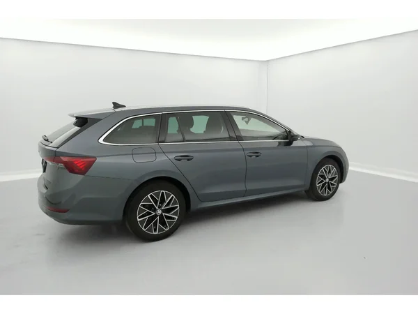 SKODA Octavia Combi (2022) — foto 3 van 36