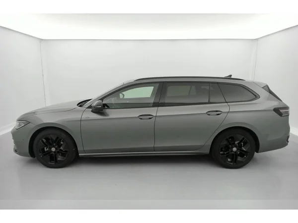 VOLKSWAGEN Passat SW (2024) — foto 31 van 36