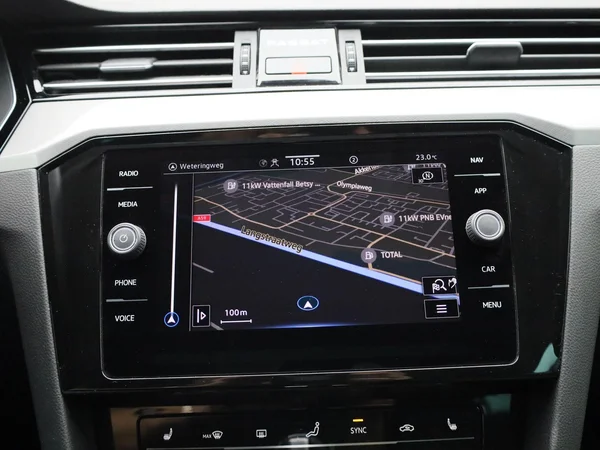 Volkswagen Passat (2024) — foto 7 van 42