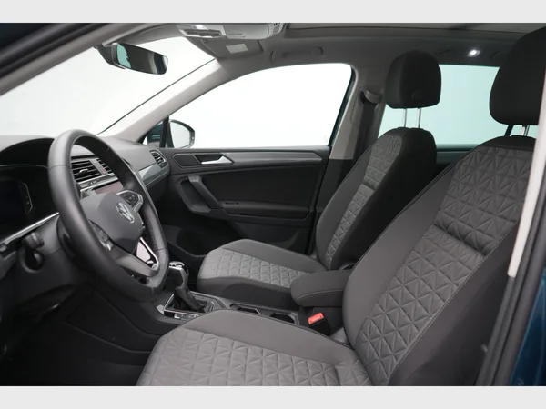 VOLKSWAGEN Tiguan eHybrid (PHEV) (2024) — foto 15 van 30