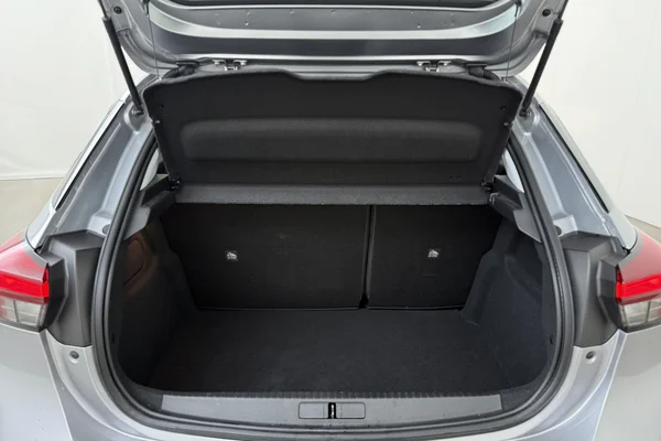 Opel Corsa (2020) — foto 13 van 17