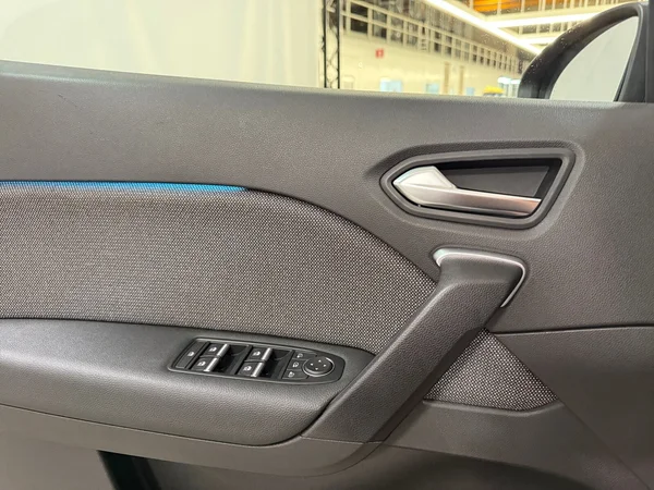 Renault Captur (2024) — foto 10 van 30