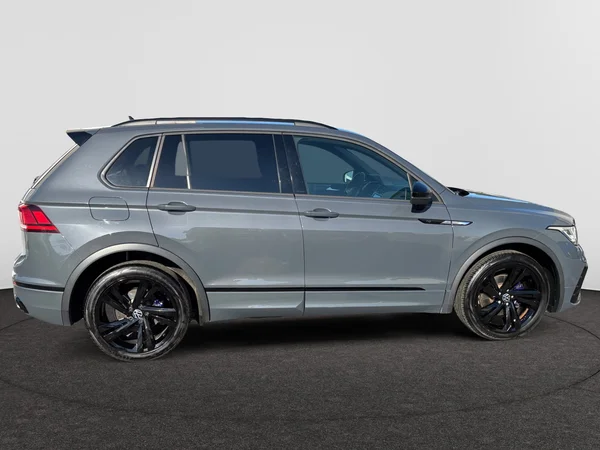 VOLKSWAGEN Tiguan (2020) — foto 20 van 22