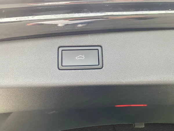 VOLKSWAGEN Tiguan (2024) — foto 4 van 21