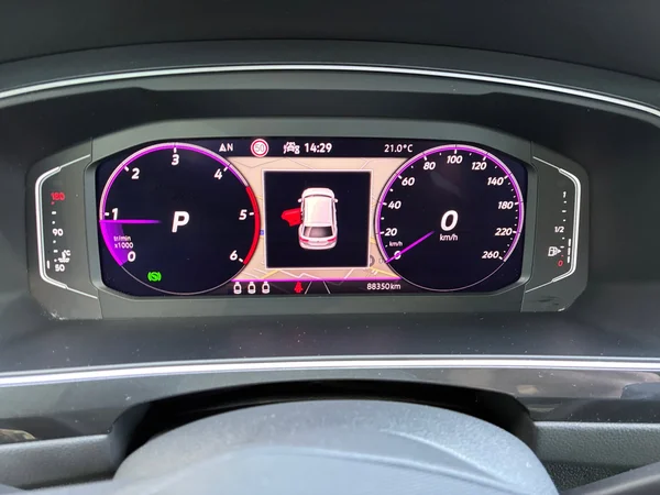 VOLKSWAGEN Tiguan (2022) — foto 6 van 24