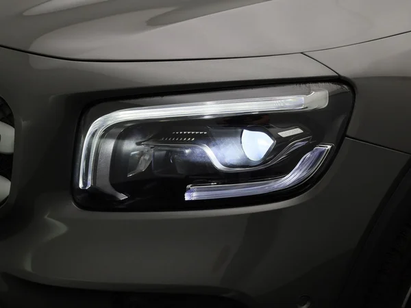 Mercedes-Benz GLB (2021) — foto 7 van 45