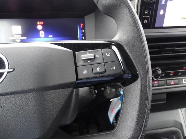Opel Vivaro (2025) — foto 11 van 22