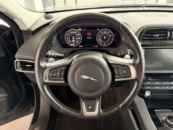 Jaguar F-PACE (2020) — foto 23 van 23