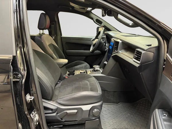 VOLKSWAGEN Amarok Double Cab Dsl (2023) — foto 5 van 18