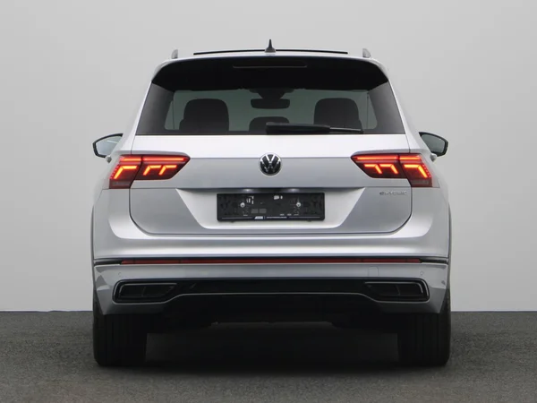 VOLKSWAGEN Tiguan (2023) — foto 19 van 22