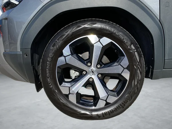 Dacia Duster (2024) — foto 20 van 22
