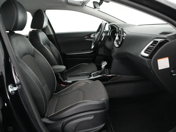 Kia cee'd (2024) — foto 4 van 21