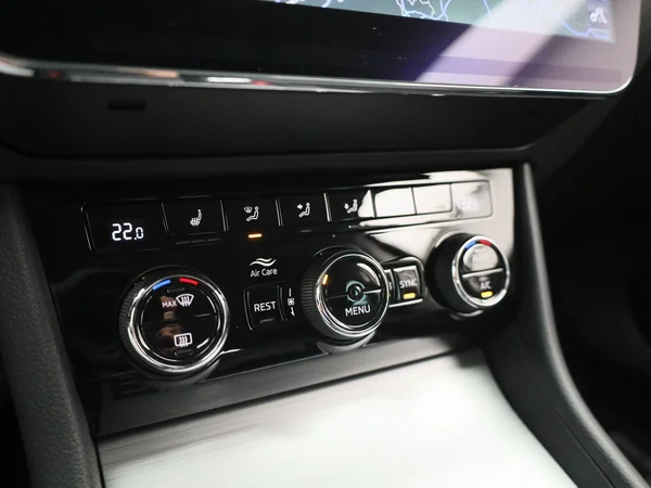 Škoda Superb (2024) — foto 20 van 40