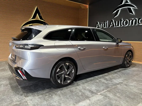 Peugeot 308 (2023) — foto 18 van 26