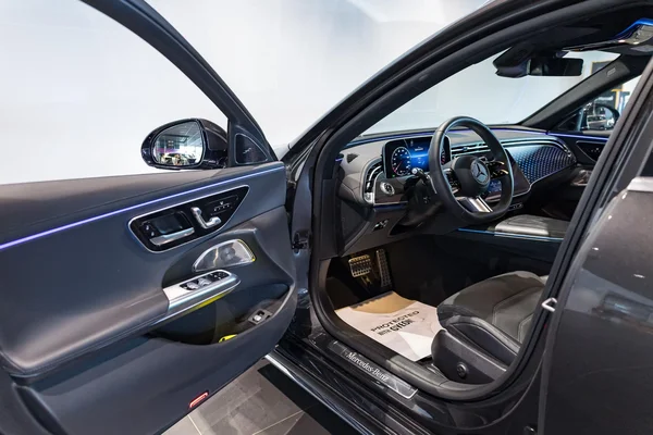 Mercedes-Benz E-Klasse (2024) — foto 16 van 46