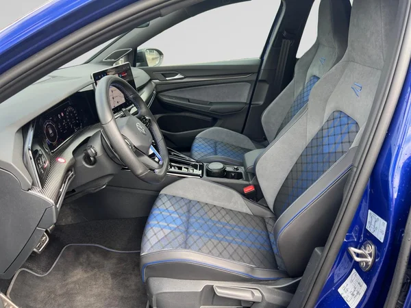 VOLKSWAGEN Golf VIII R (2025) — foto 24 van 24